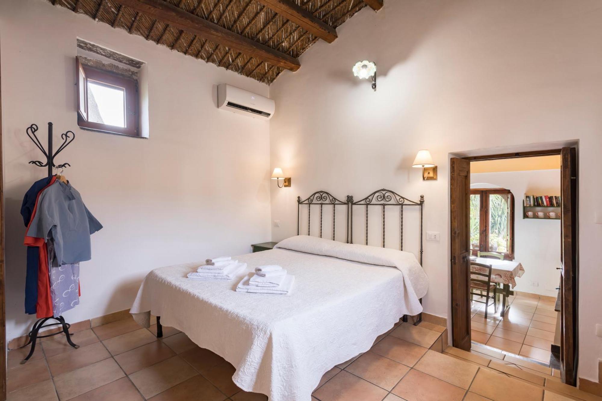 Villa Zottopera - Dimora Di Sicilia Кьярамонте-Гульфи Экстерьер фото